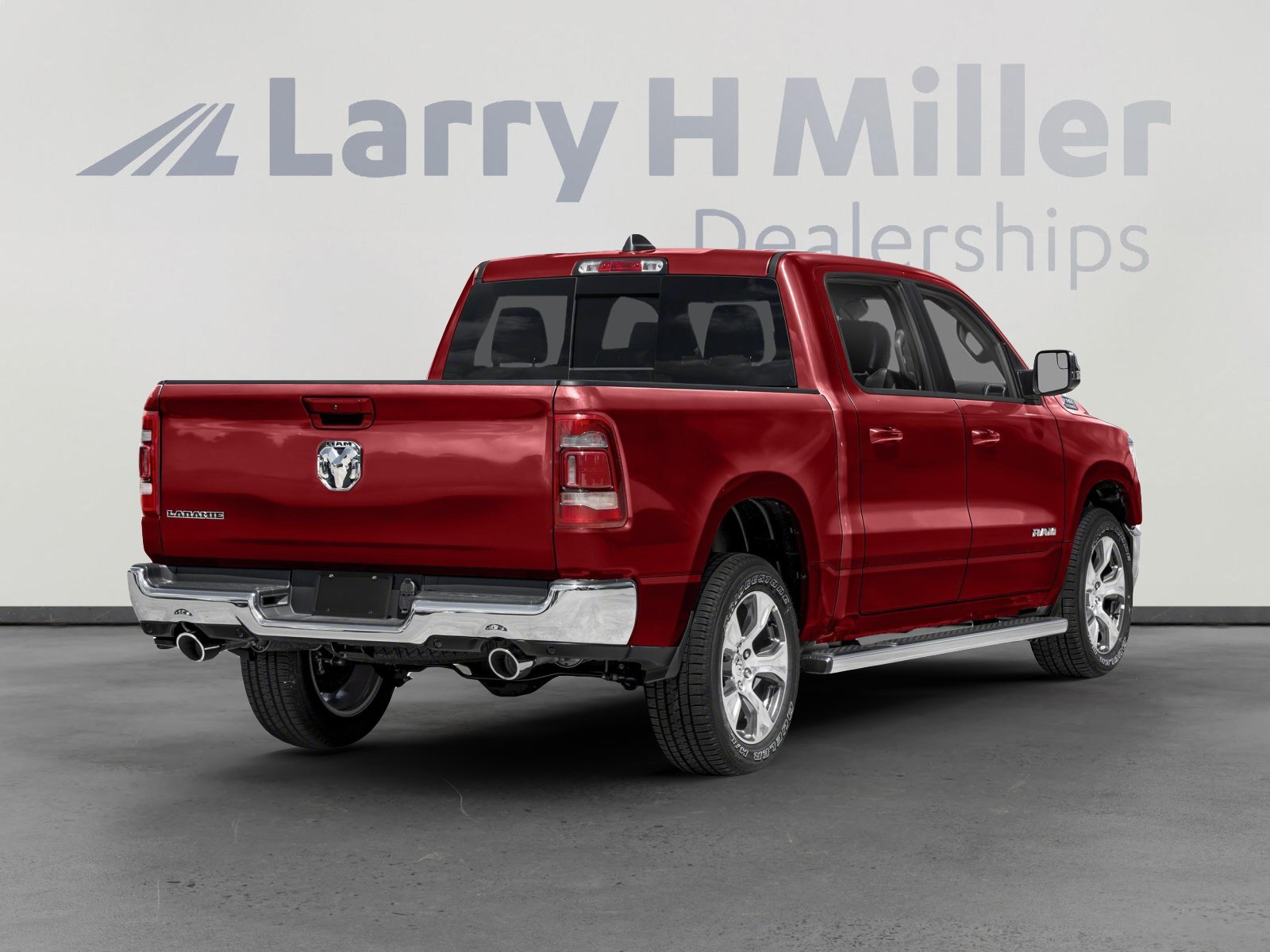 Used 2024 RAM 1500 Laramie AWD/4WD image 2
