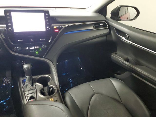 Used 2022 Toyota Camry XSE image 15