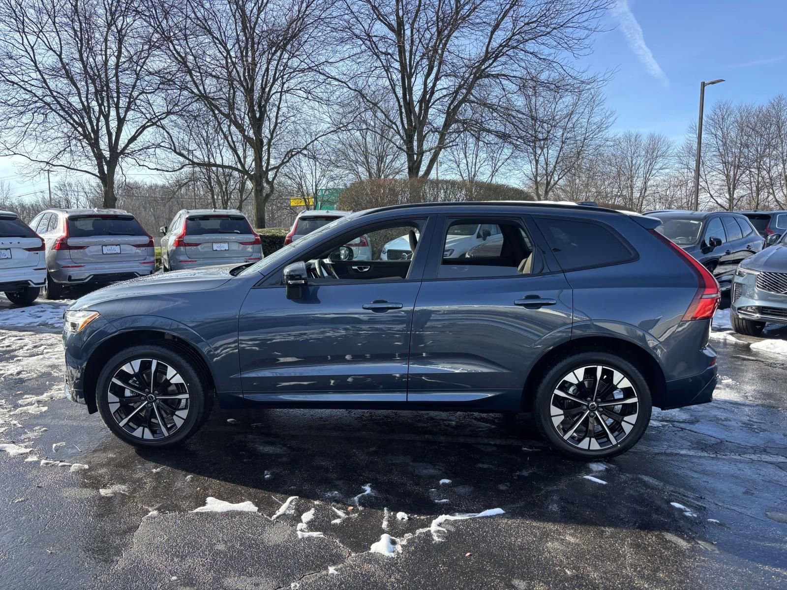 New 2026 Volvo XC60 B5 Plus w/ Protection Package Premier AWD/4WD image 4
