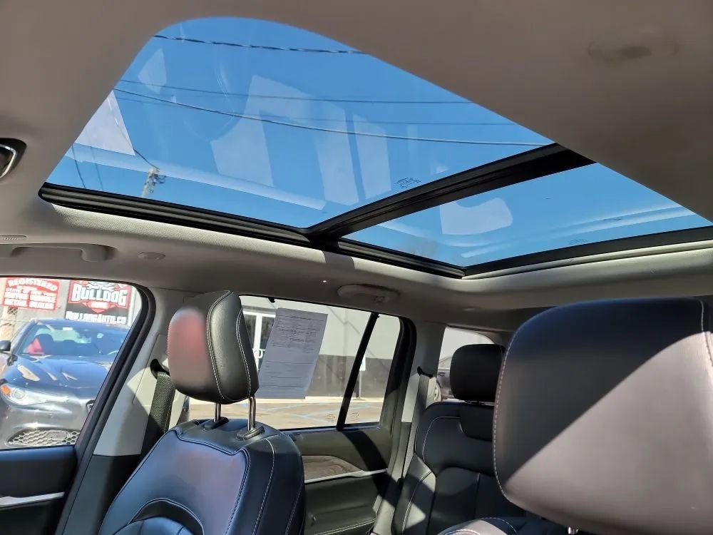 Used 2022 Jeep Grand Cherokee Limited 4xe w/ Luxury Tech Group II image 29