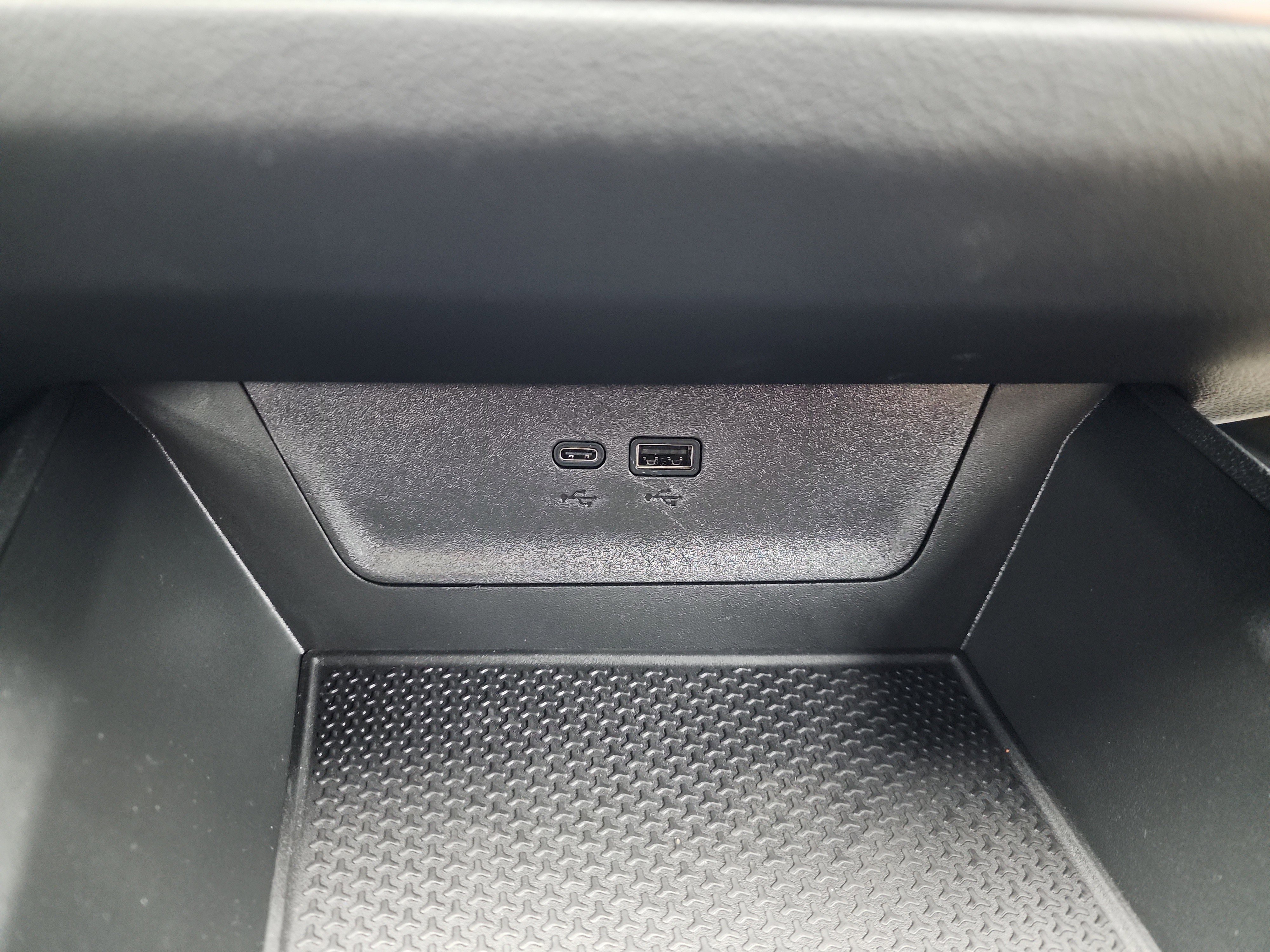 New 2026 Chevrolet Equinox ACTIV w/ Convenience Package III image 16