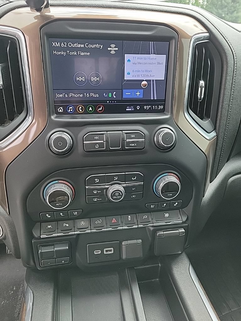 Used 2019 Chevrolet Silverado 1500 High Country w/ Technology Package AWD/4WD image 14