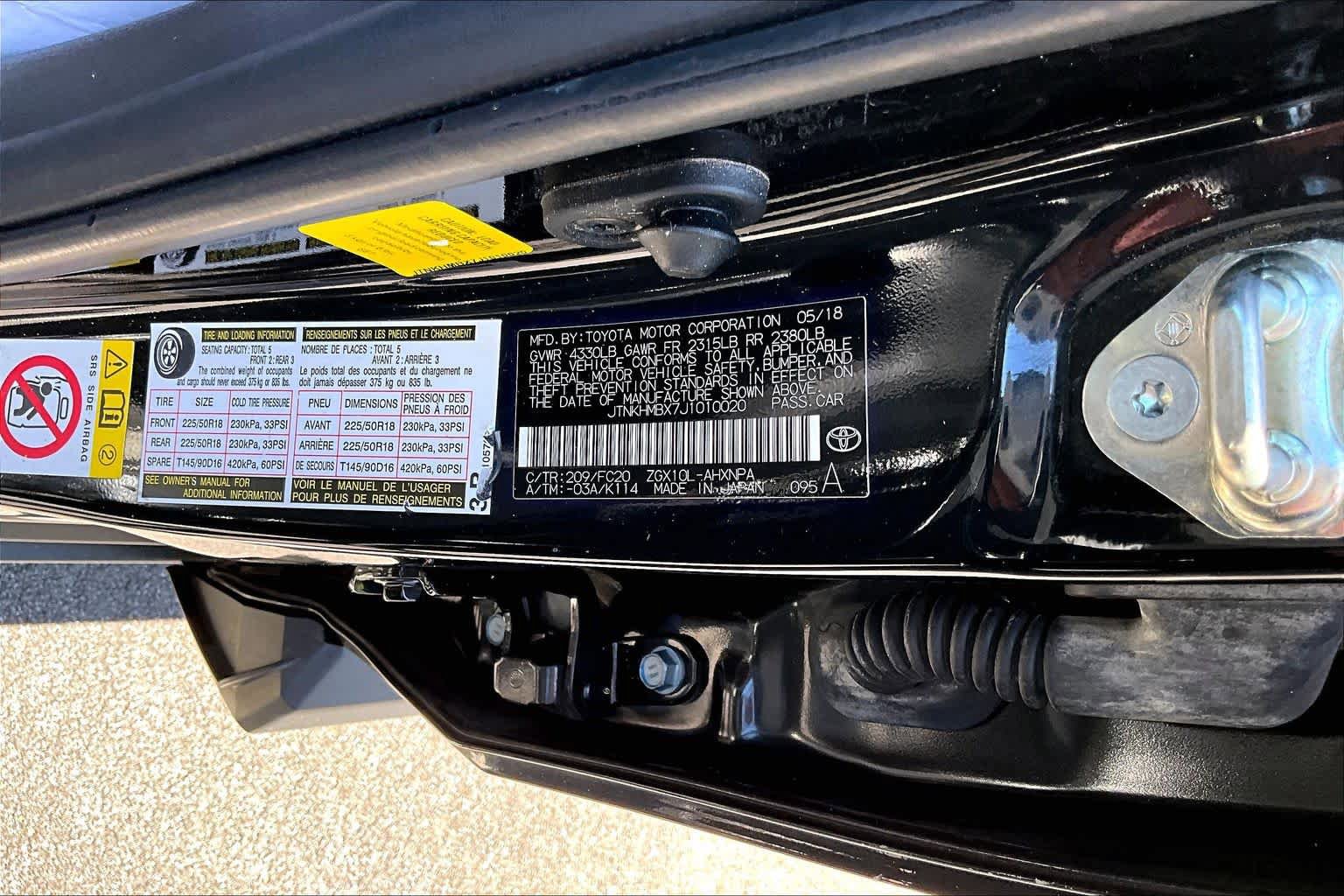 Used 2018 Toyota C-HR XLE FWD image 32