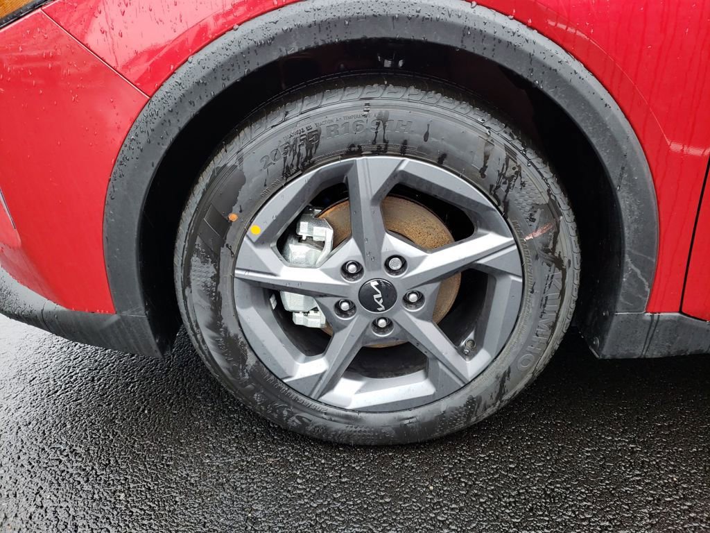 New 2025 Kia K4 LXS image 24