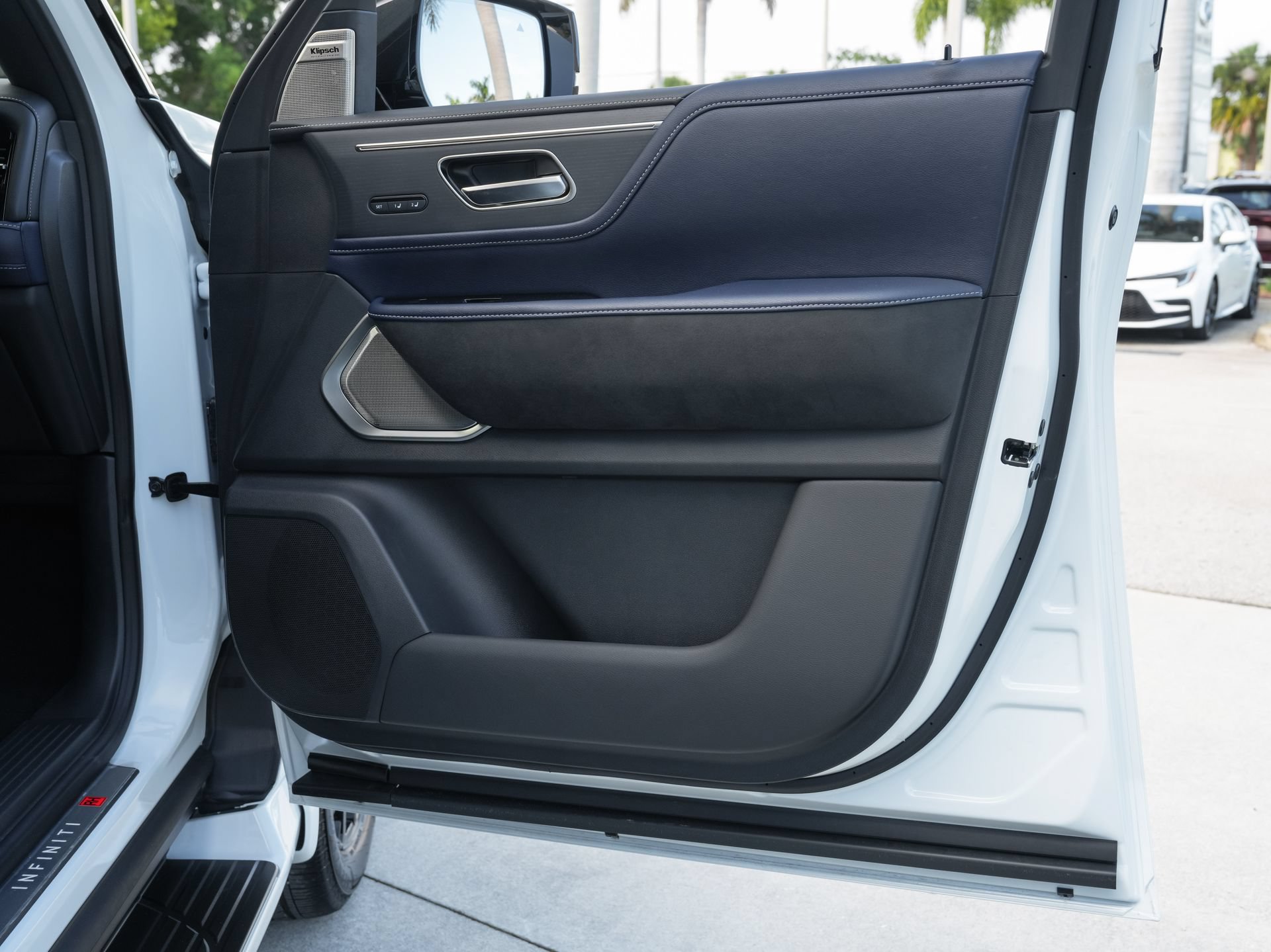 Certified 2026 INFINITI QX80 4WD image 37