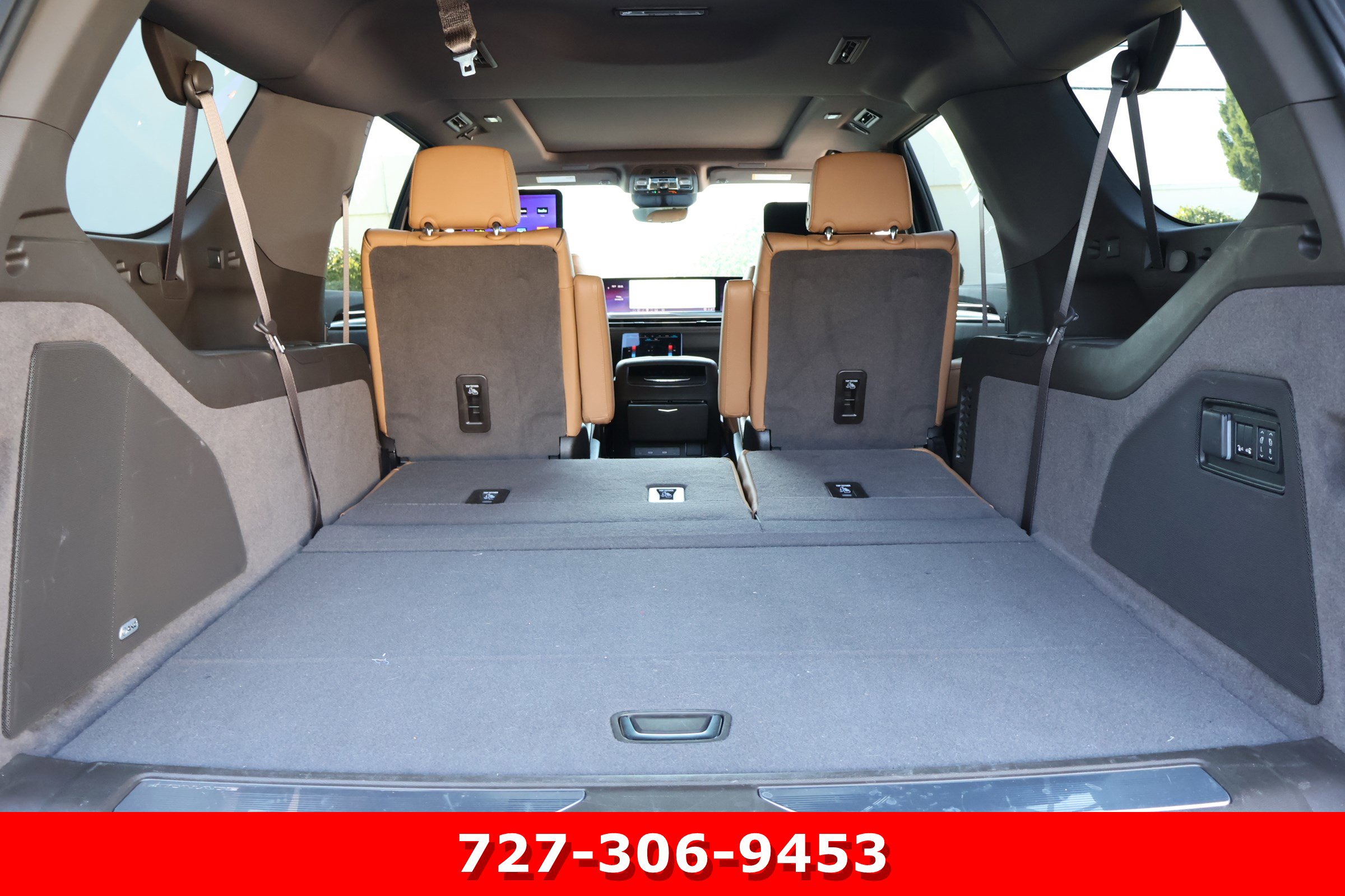 Used 2025 Cadillac Escalade ESV Premium Luxury image 24