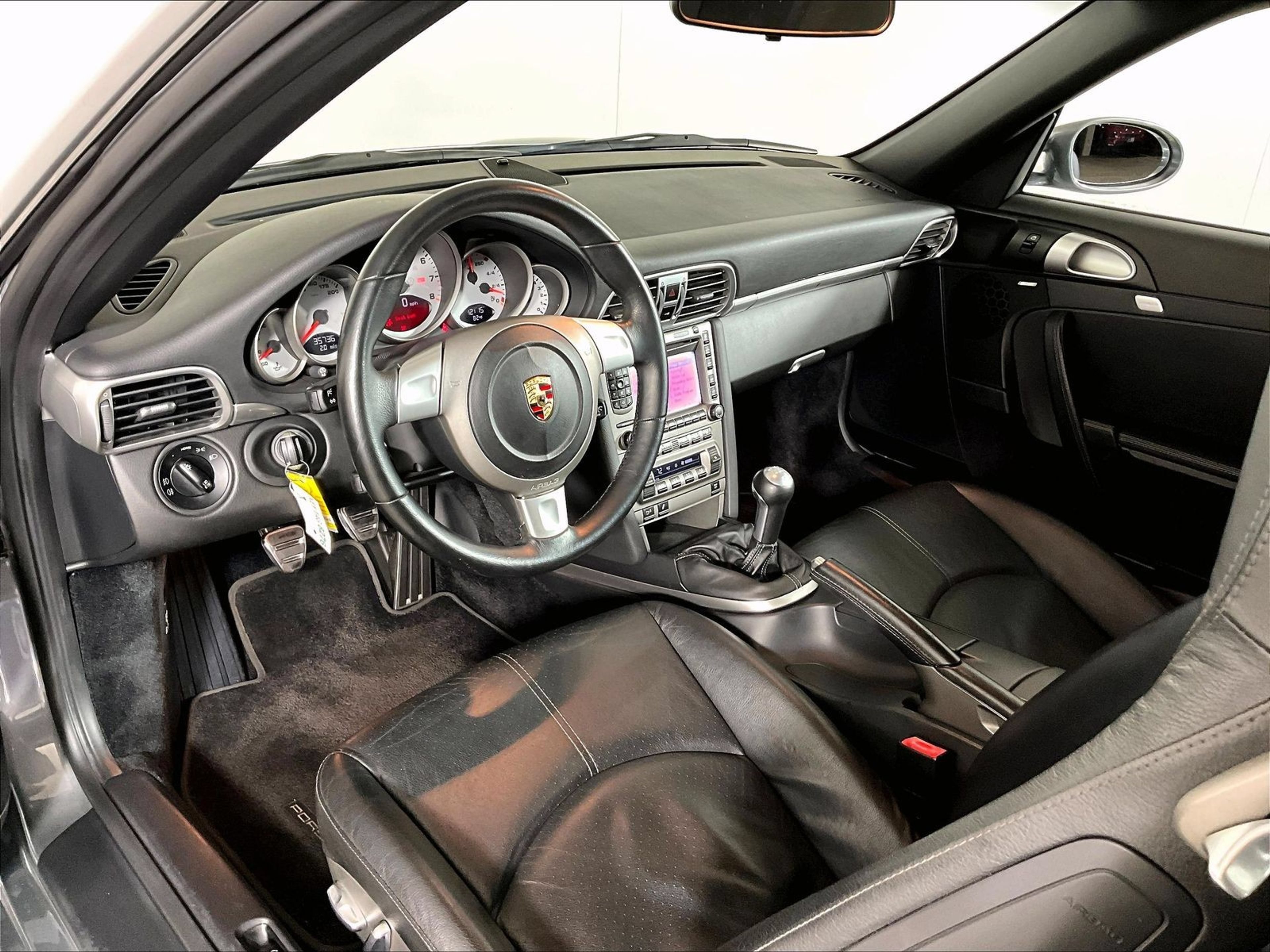 Used 2005 Porsche 911 Carrera S RWD image 4