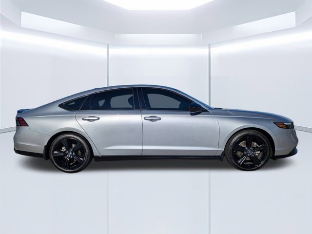 Used 2024 Honda Accord Sport image 2