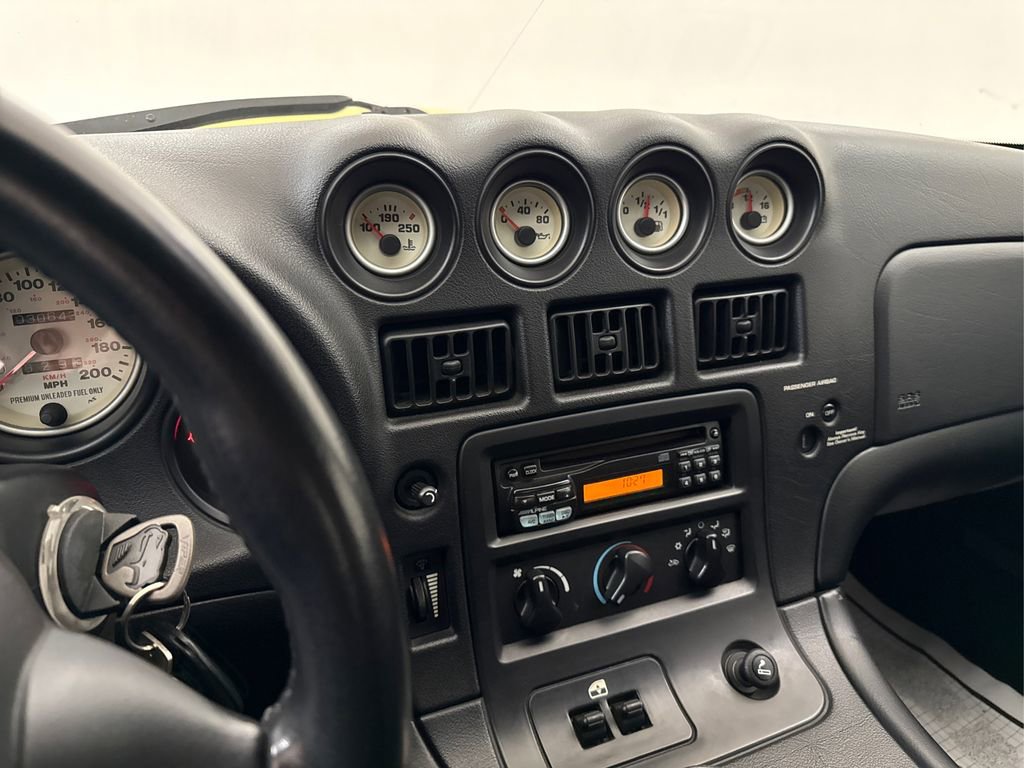 Used 2002 Dodge Viper RT/10 image 32