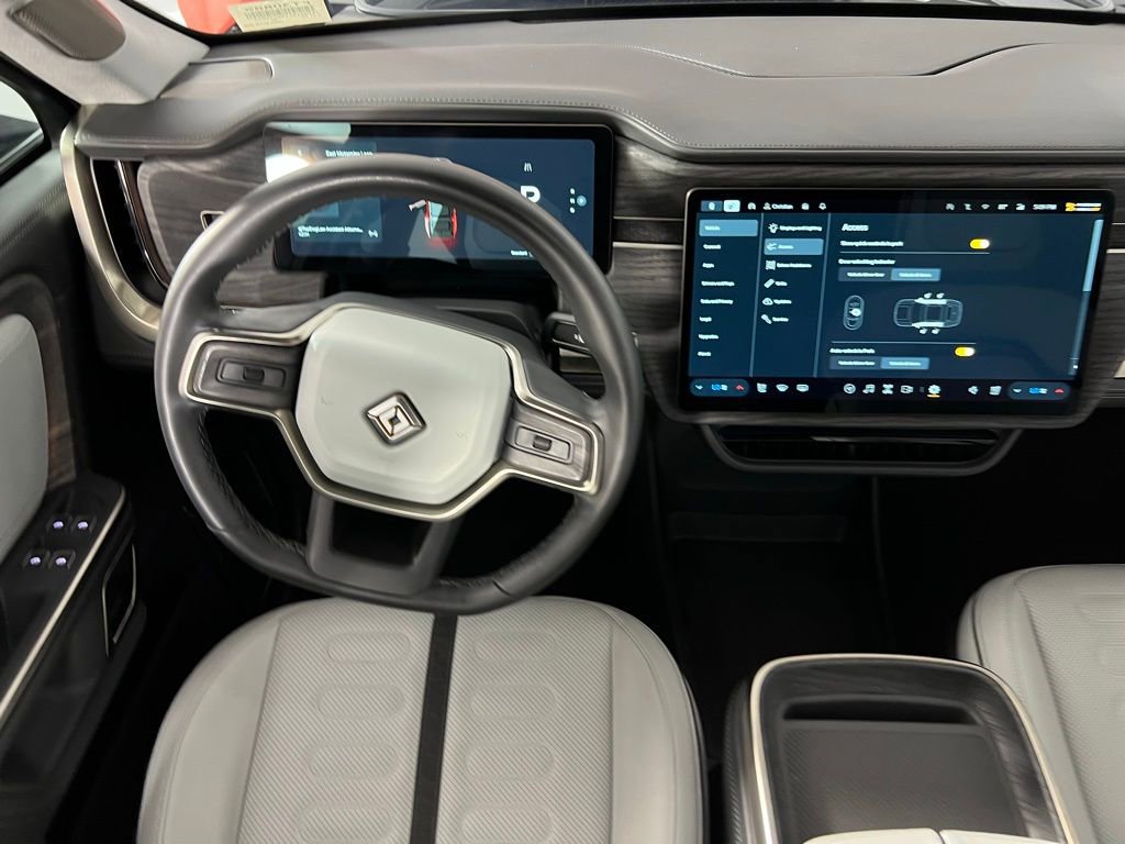 Used 2024 Rivian R1S Launch Edition image 16