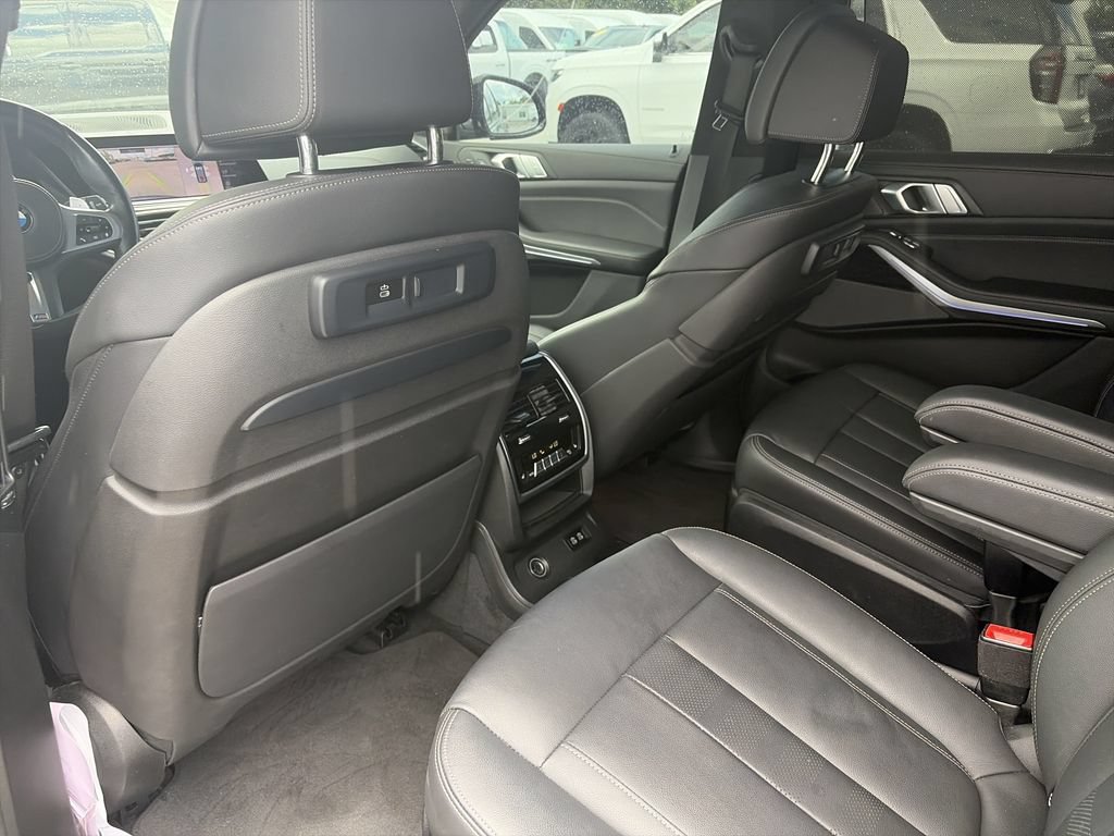 Used 2020 BMW X7 xDrive40i w/ M Sport Package AWD/4WD image 29