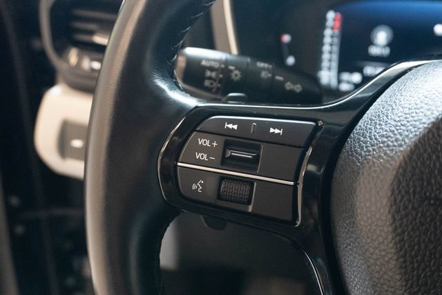 Used 2025 Honda Pilot Elite image 32