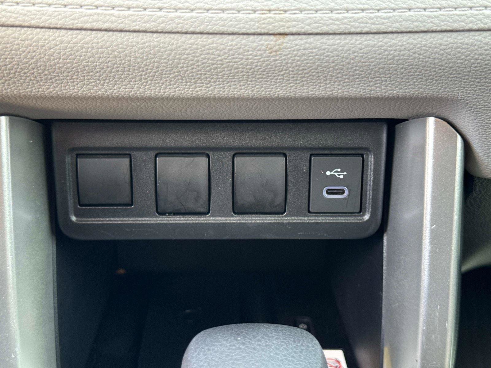 Used 2023 Toyota Corolla Cross LE w/ Moonroof Package image 23