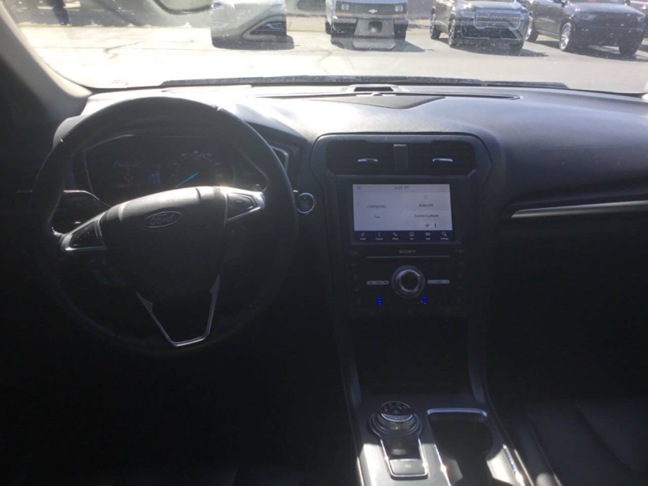 Used 2020 Ford Fusion Titanium AWD/4WD image 9