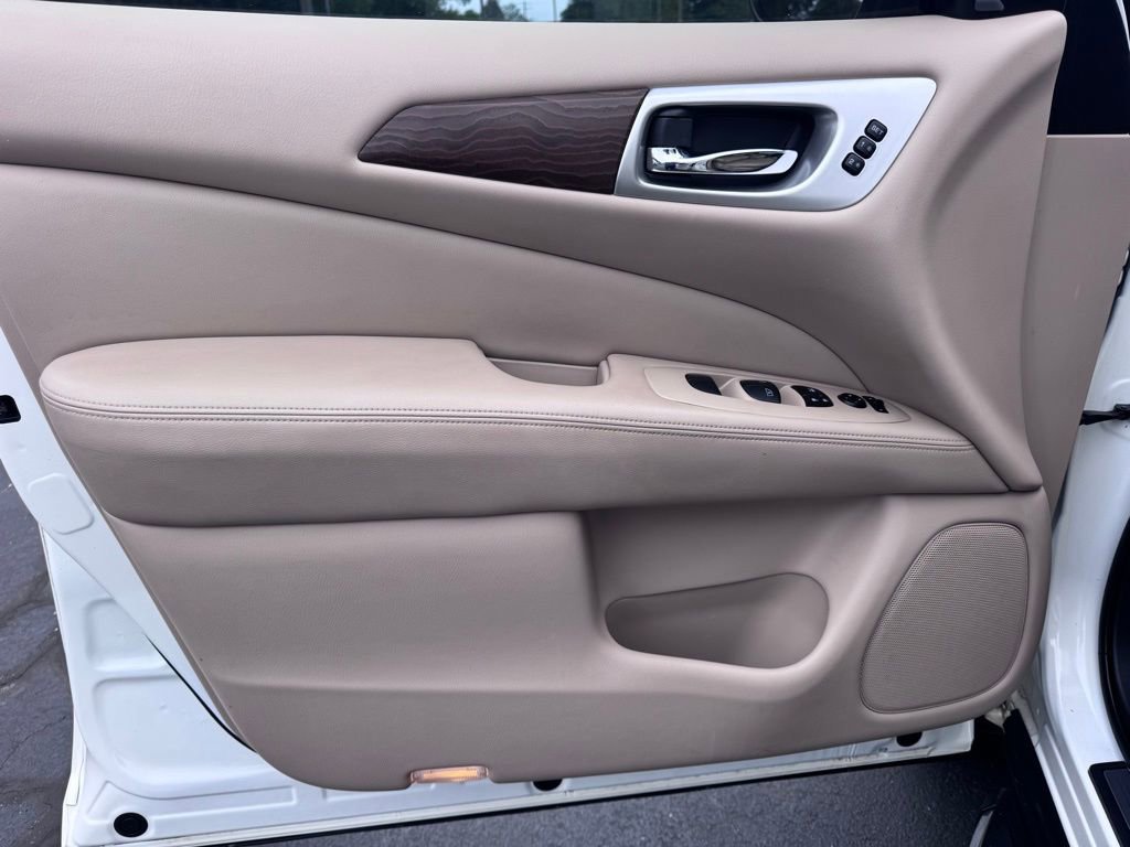 Used 2018 Nissan Pathfinder Platinum FWD image 22