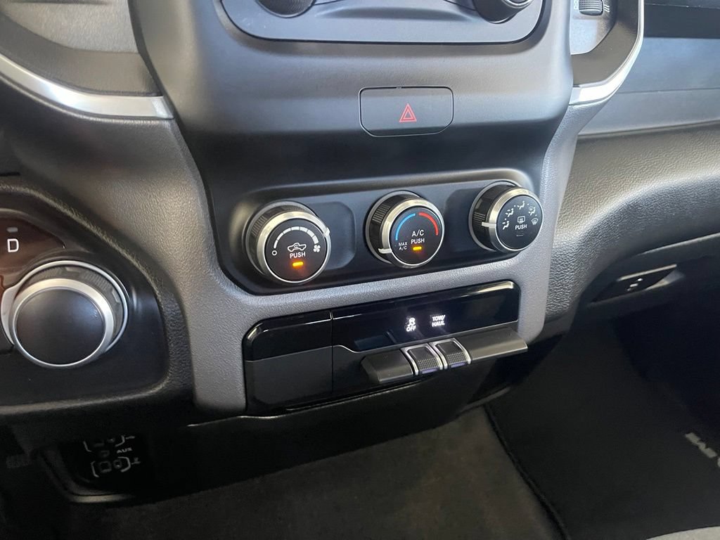 Used 2022 RAM 1500 Big Horn AWD/4WD image 16