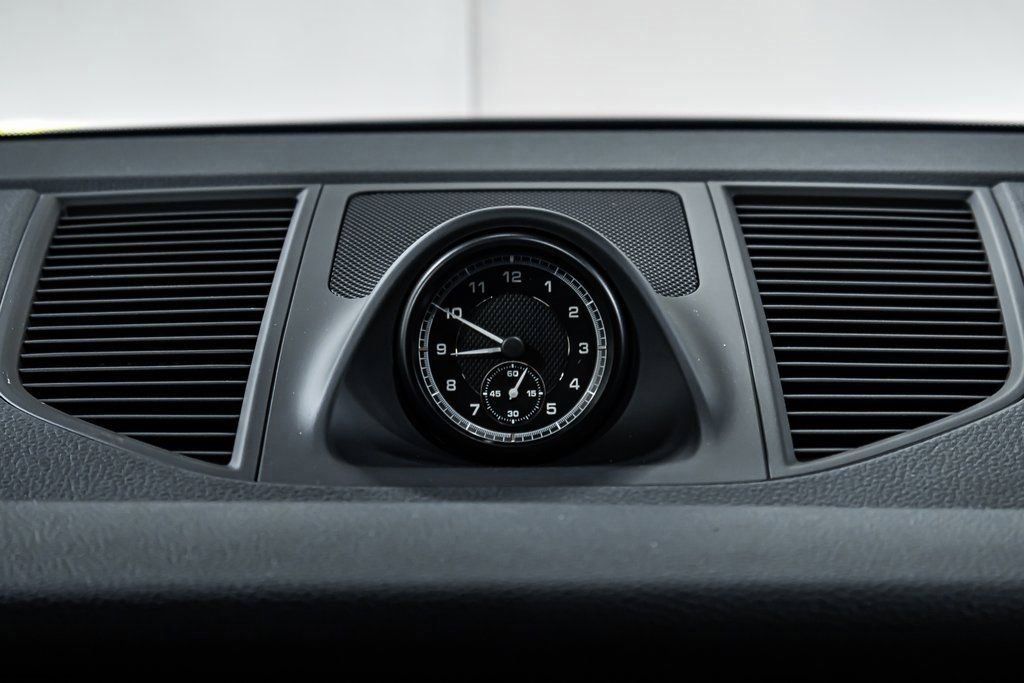 Certified 2025 Porsche Macan image 15