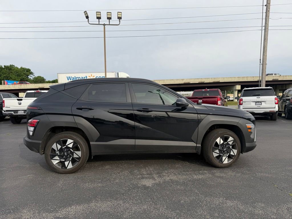 Used 2025 Hyundai Kona SEL AWD/4WD image 4