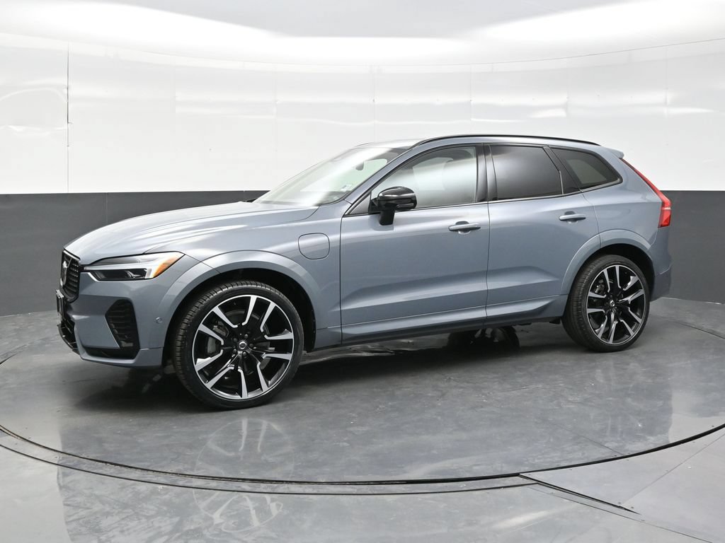 Used 2024 Volvo XC60 T8 Ultimate AWD/4WD image 3