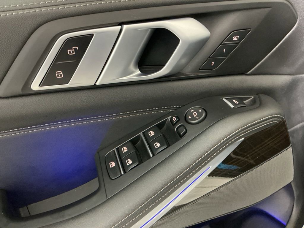 Certified 2024 BMW X5 xDrive40i w/ M Sport Package AWD/4WD image 18