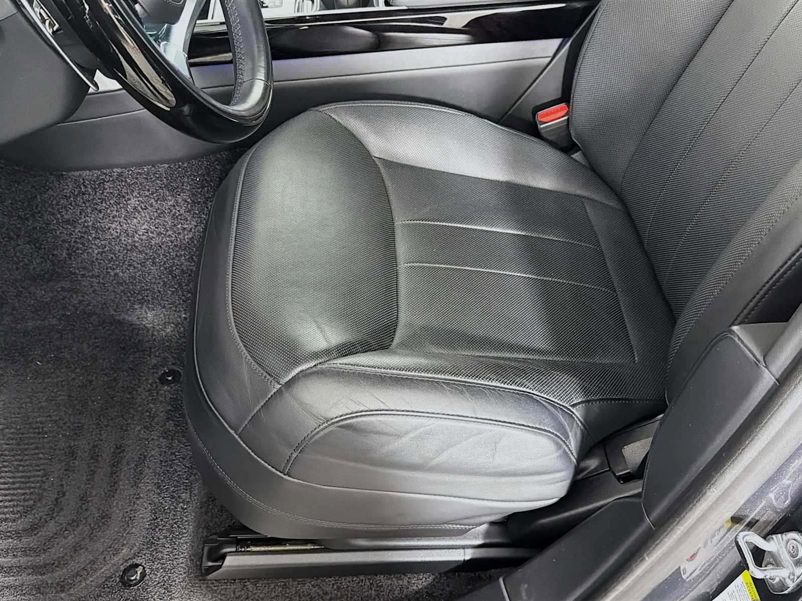 Certified 2023 Land Rover Range Rover SE image 43