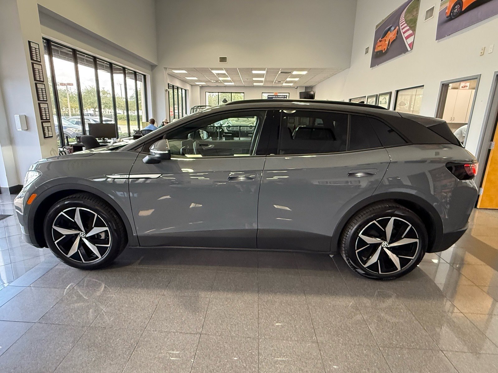 Used 2024 Volkswagen ID.4 Pro S image 2