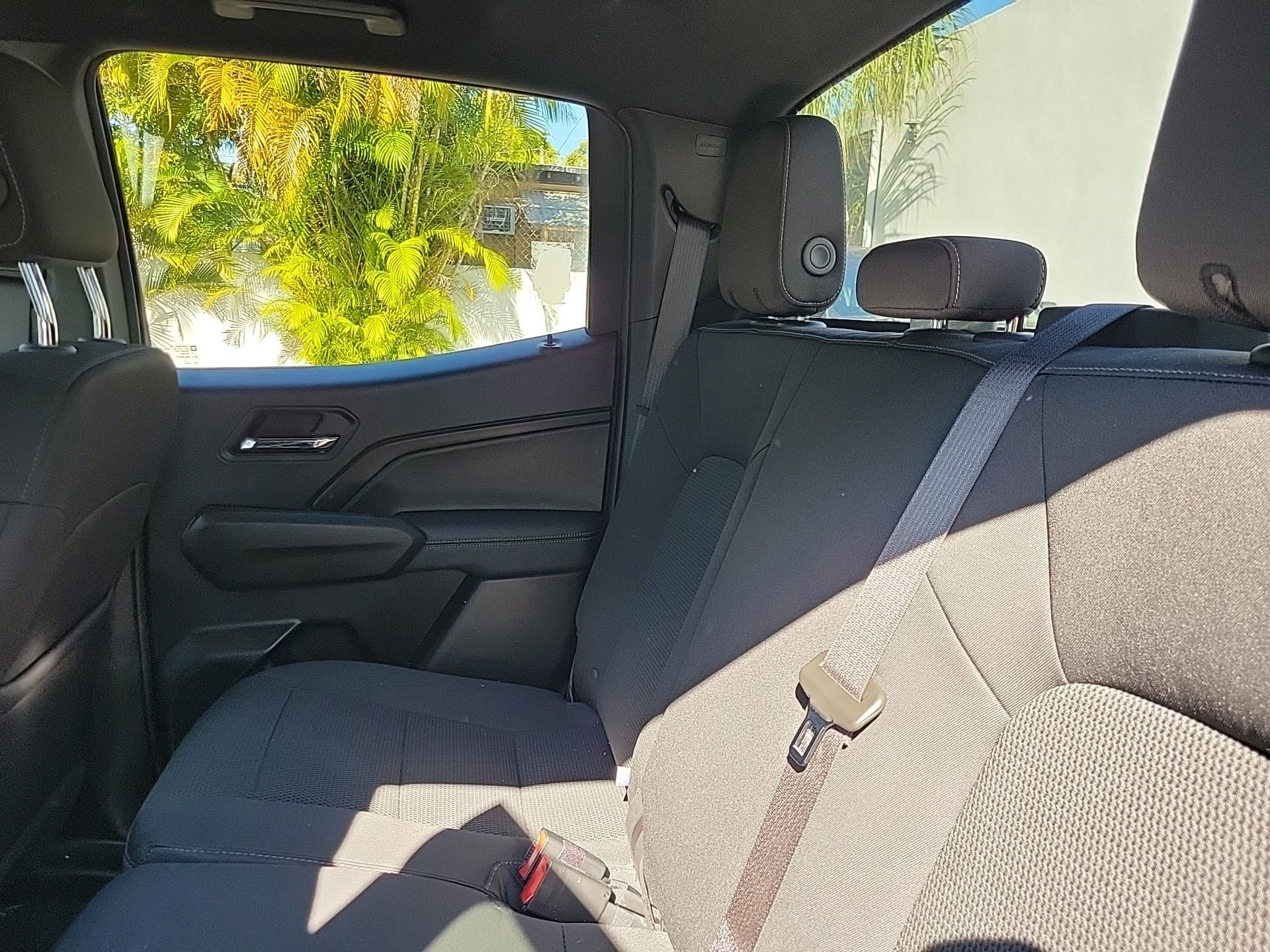 Used 2024 GMC Canyon Elevation image 17