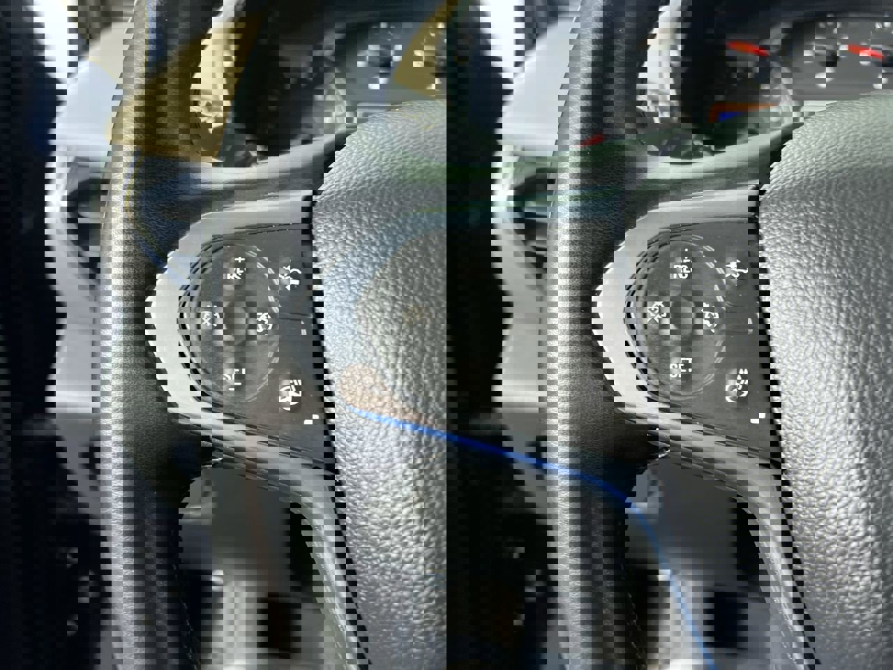 Used 2023 Chevrolet Traverse LT image 16