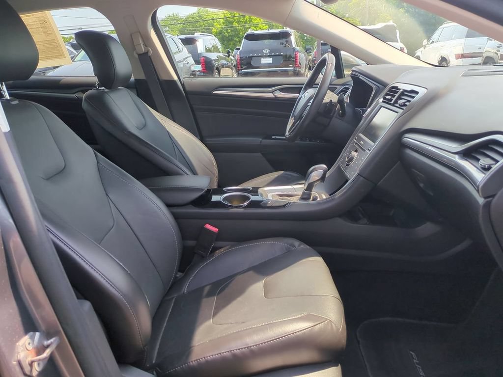 Used 2013 Ford Fusion Titanium w/ Titanium Driver Assist Pkg AWD/4WD image 27