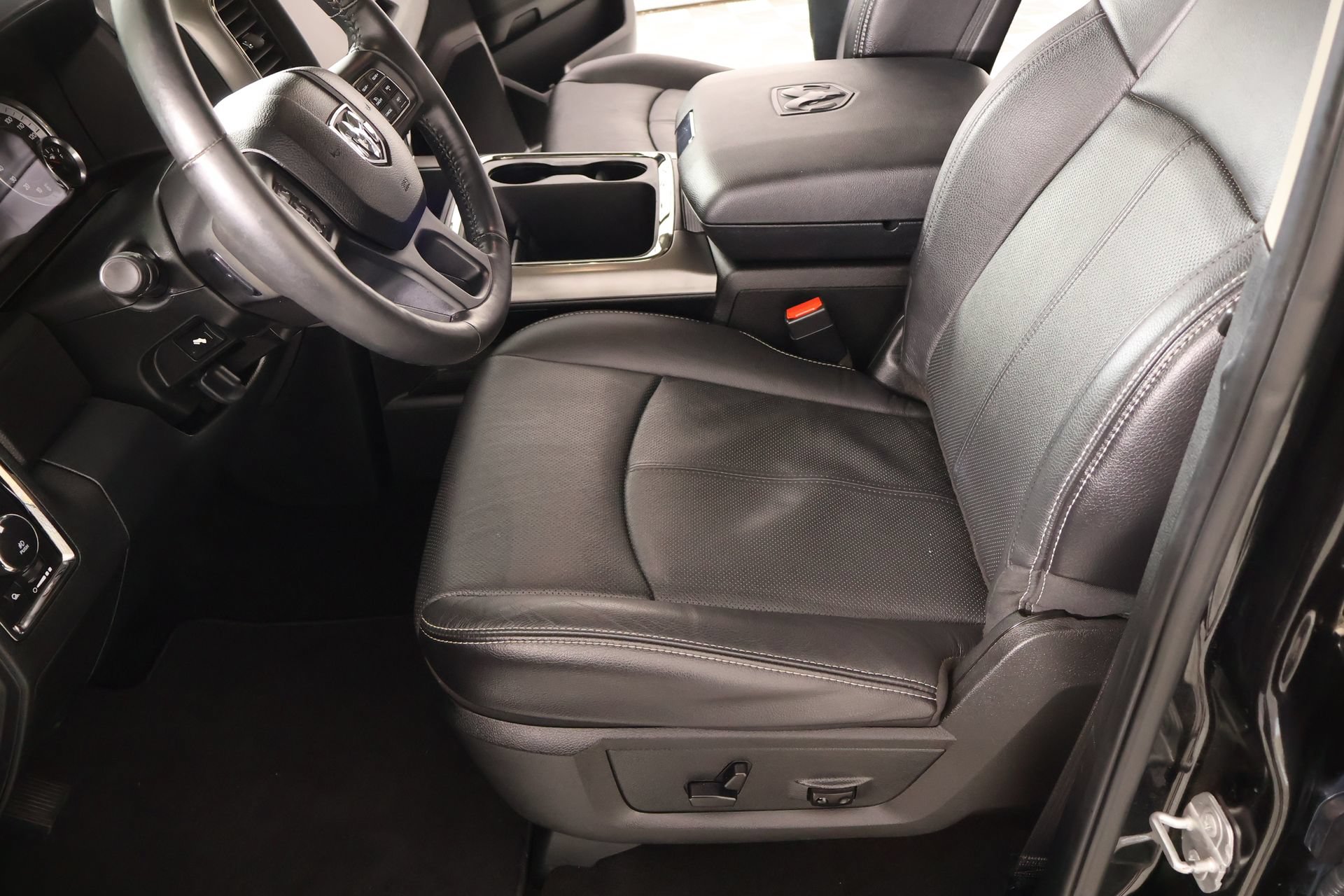 Used 2018 RAM 1500 Sport w/ Convenience Group AWD/4WD image 13