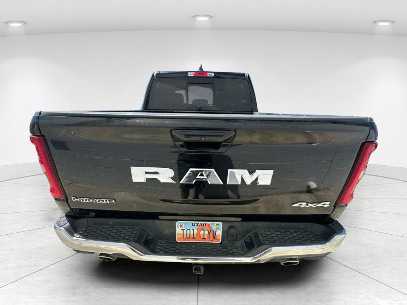 Used 2025 RAM 1500 Laramie AWD/4WD image 5