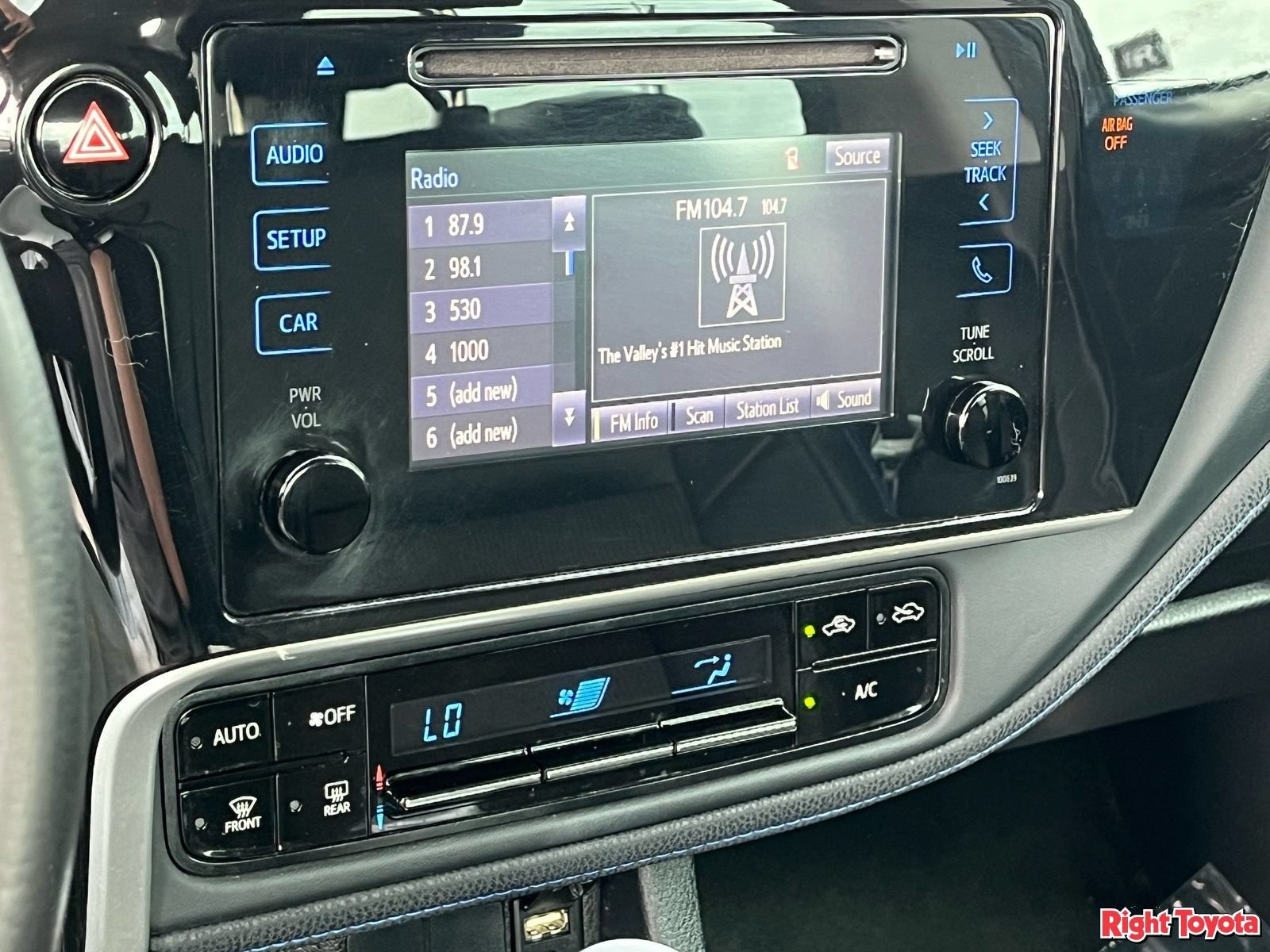 Certified 2018 Toyota Corolla SE FWD image 30
