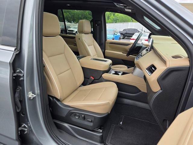 Used 2024 Chevrolet Tahoe Premier w/ Premium Package image 19