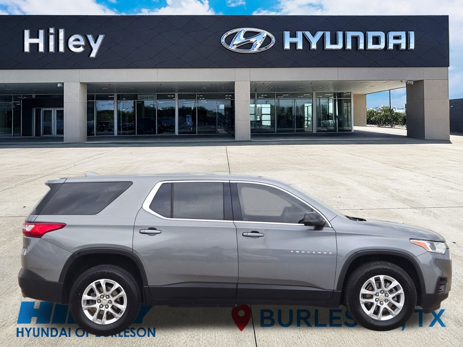 Used 2021 Chevrolet Traverse LS w/ LPO, Floor Liner Package FWD image 3