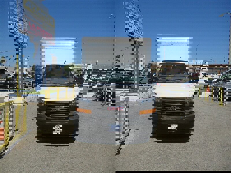 Used 2021 GMC Savana 3500 Extended w/ Power Convenience Package image 5