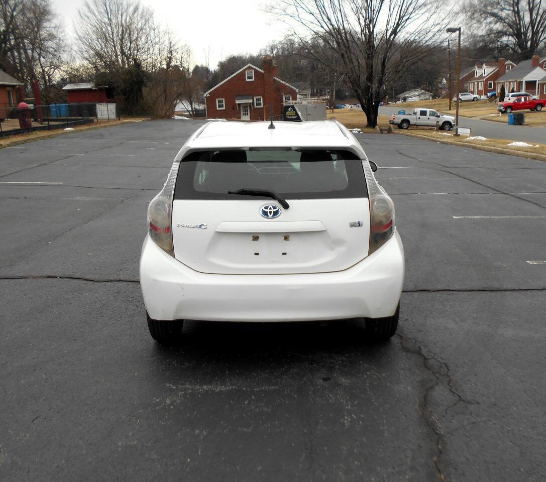 Used 2013 Toyota Prius C Two image 7