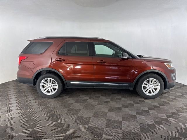 Used 2016 Ford Explorer XLT w/ Equipment Group 201A image 6