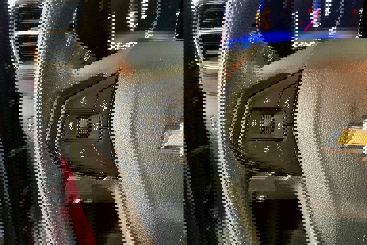 Used 2025 Chevrolet TrailBlazer LT w/ Driver Confidence Package image 18