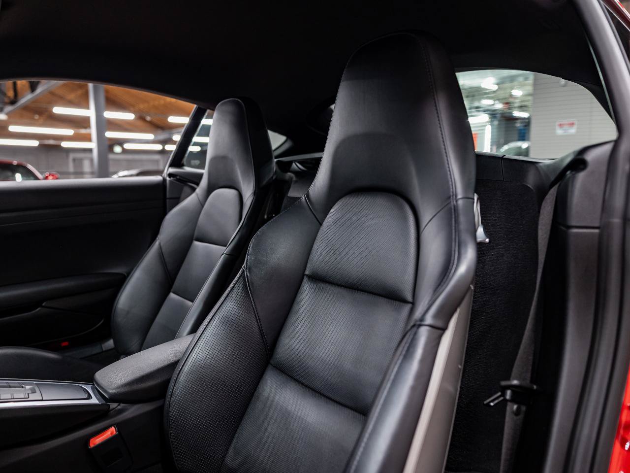 Used 2022 Porsche 718 Cayman RWD image 10