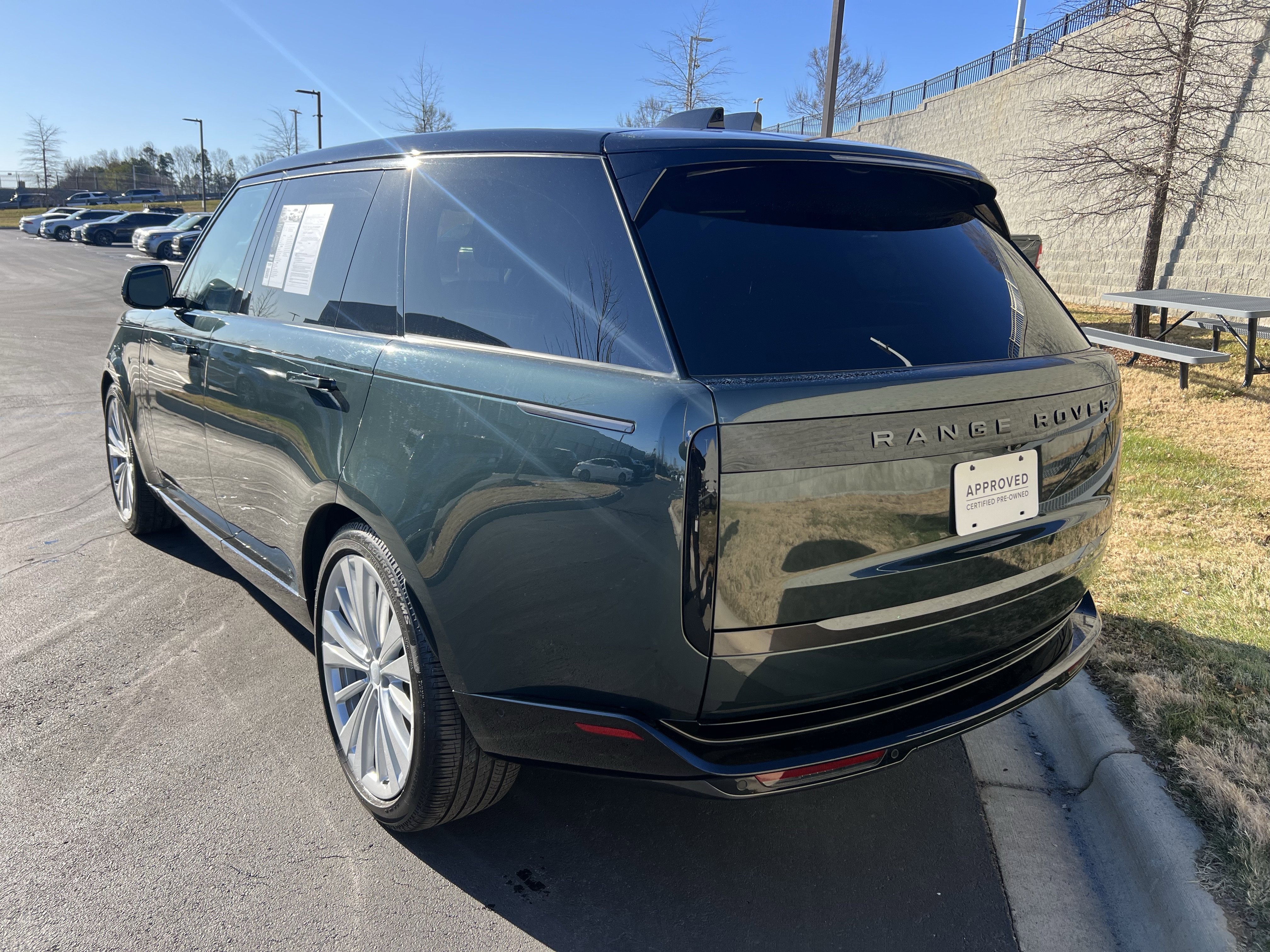 Certified 2025 Land Rover Range Rover Long Wheelbase SE image 5