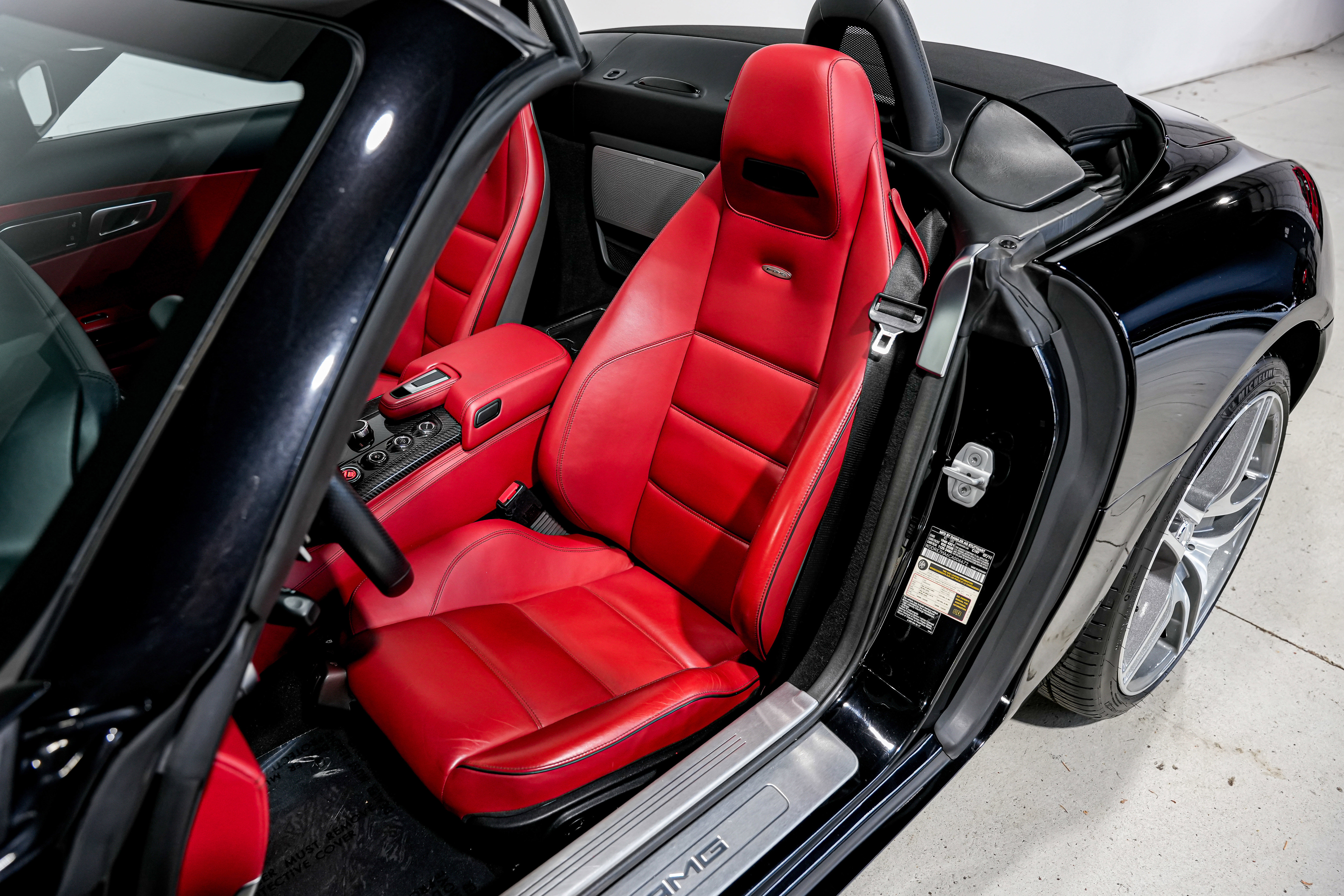 Used 2012 Mercedes-Benz SLS AMG Roadster image 19