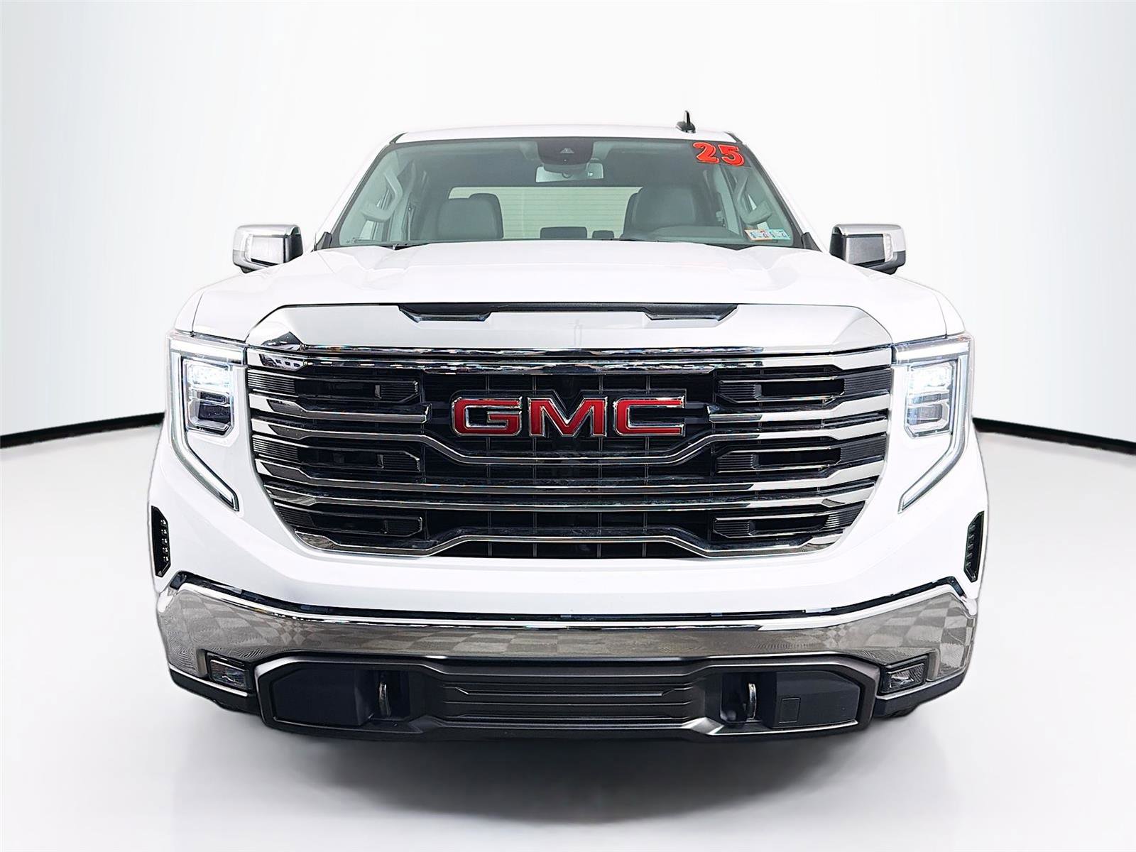 Used 2025 GMC Sierra 1500 SLT AWD/4WD image 6