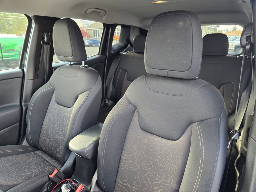 Used 2023 Jeep Renegade Latitude AWD/4WD image 21