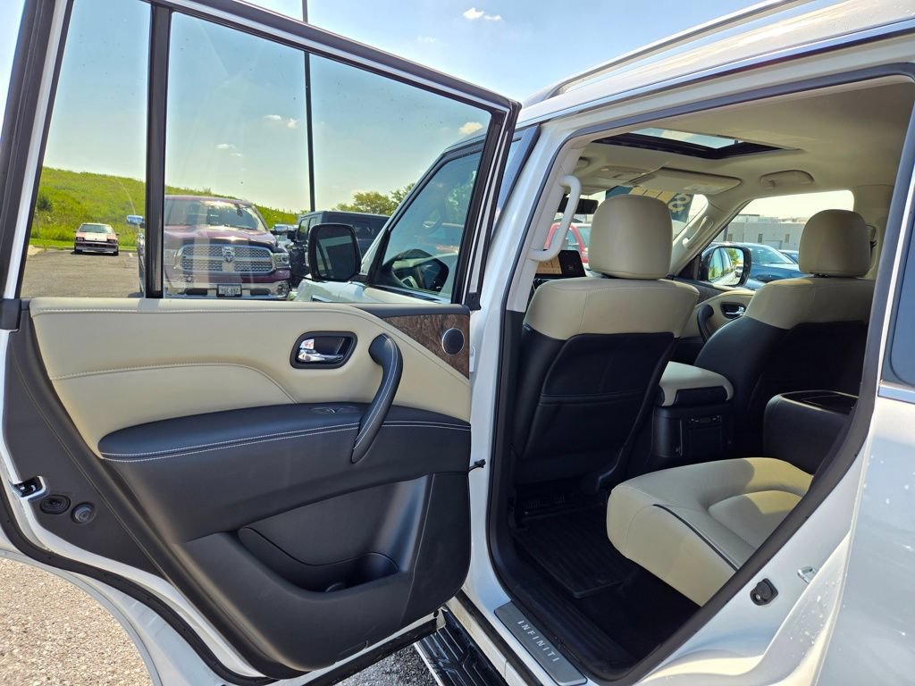 Used 2023 INFINITI QX80 Premium Select w/ All-Season Package AWD/4WD image 24