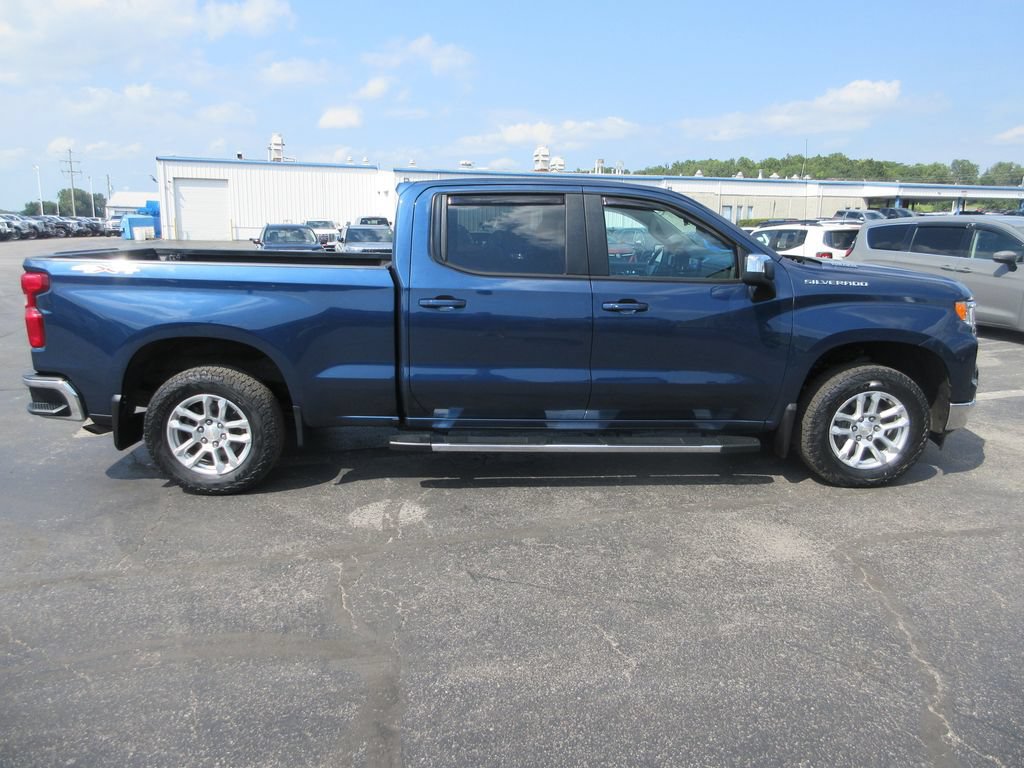 Certified 2022 Chevrolet Silverado 1500 LT w/ Leather Package AWD/4WD image 4