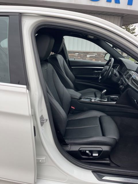 Used 2017 BMW 330i Sedan RWD image 28