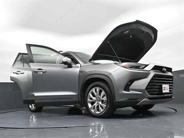 Certified 2025 Toyota Grand Highlander AWD image 46