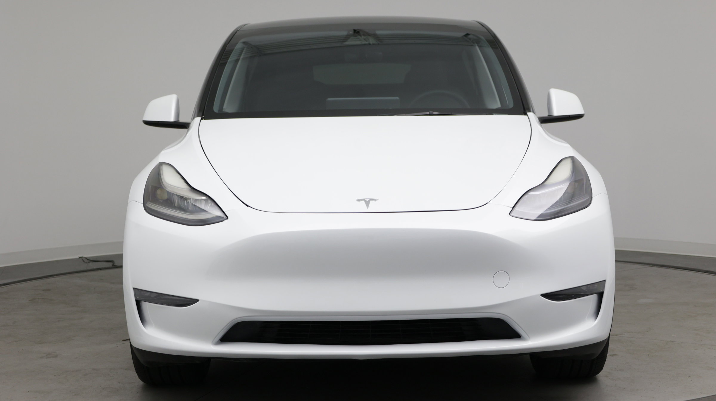 Used 2023 Tesla Model Y Long Range AWD/4WD image 2