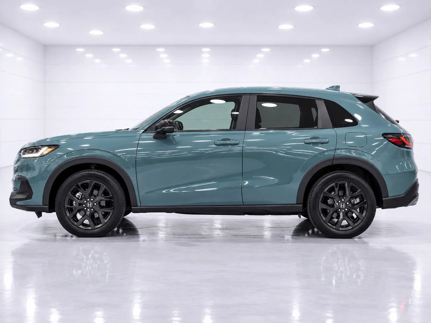 Used 2025 Honda HR-V Sport image 2