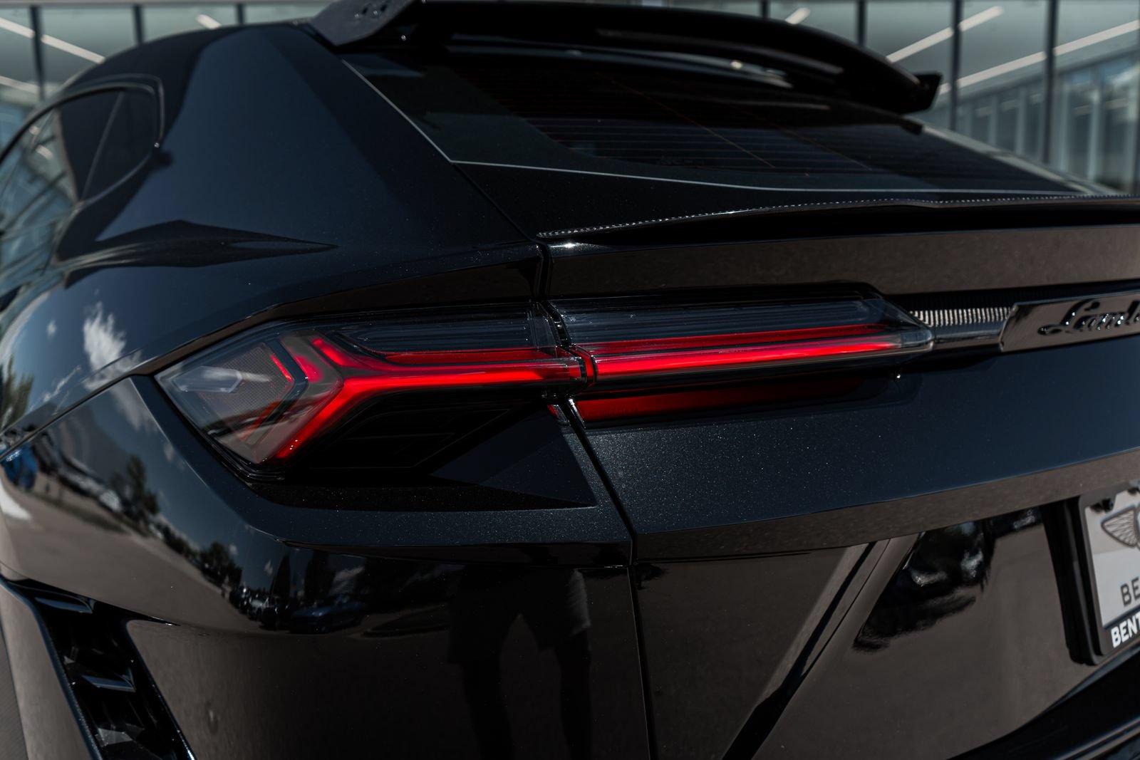 Used 2023 Lamborghini Urus Performante AWD/4WD image 12